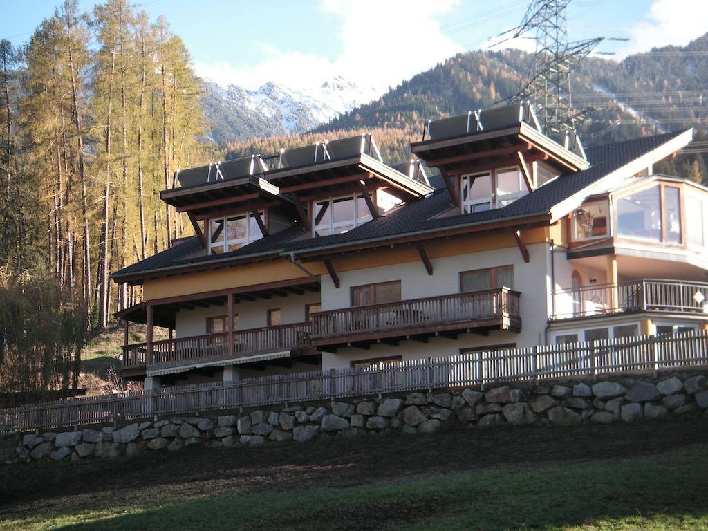 Gaestehaus Falkenblick Arzl im Pitztal Exterior foto