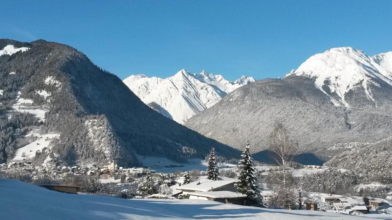 Gaestehaus Falkenblick Arzl im Pitztal Exterior foto